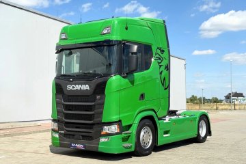 ciągnik siodłowy pełen serwis S500